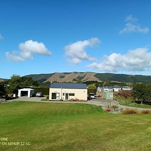 Apartament Flying Plate Saloon Waimate Exterior photo