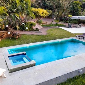 Oceanfront, Private Pool Villa, 2 Bed • Uttanbeach Bombaj Exterior photo