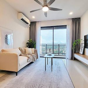 Panoramic Skyline View - 3 Bedrooms 6 Pax - Free Parking Johor Bahru Exterior photo