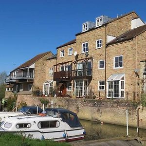 River Penthouse Apartment In The Heart Of St Neots Exterior photo