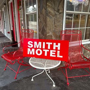 Smith Motel Calhoun Exterior photo