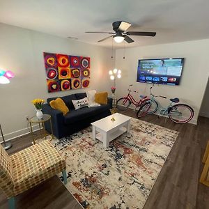 Apartament Modern ~ Comfortable ~ Downtown, Queen Beds, Bikes Greenville Exterior photo