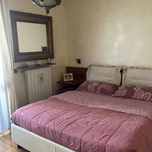 B&B Isabella Home 3 Camere Private In Appartamento Condiviso Cesano Maderno Exterior photo