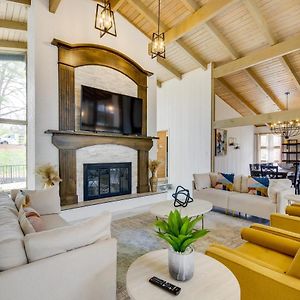 Sprawling Jefferson City Villa Indoor Pool, Creek Exterior photo