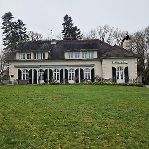 Hotel Aux Berges Du Lac De Mondon Mailhac-sur-Benaize Exterior photo