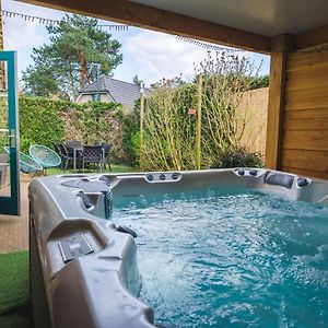 Willa Luxe Veluws Vakantiehuis Met Jacuzzi Lunteren Exterior photo