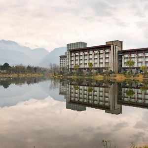 Le Meridien Emei Mountain Resort Emeishan Exterior photo