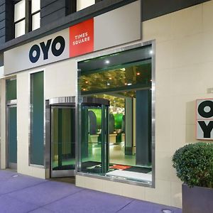 Hotel Oyo Times Square Nowy Jork Exterior photo