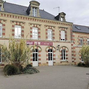 Hotel L'Entracte Saint-Paul-du-Bois Exterior photo