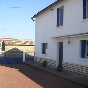 Lovely 4-Bed House In Rural West France Clussais-la-Pommeraie Exterior photo