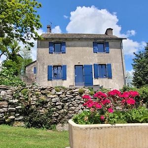 Willa Gite A La Tour De Peyrebrune Alrance Exterior photo