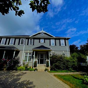 Bed and Breakfast Charlottetown House Niagara-on-the-Lake Exterior photo