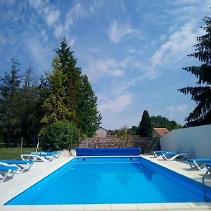 Rustic Gites - Sleeps 10 With Private Pool Near Chef Boutonne Exterior photo