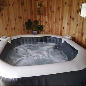 Willa Maison Calme Avec Jacuzzi Privatif Hure Exterior photo