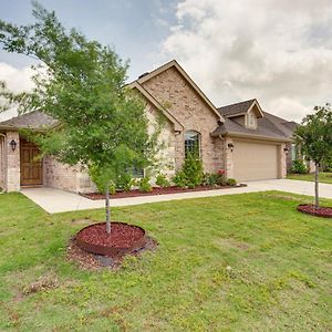 Spacious Forney Home Rental With Game Room! Exterior photo