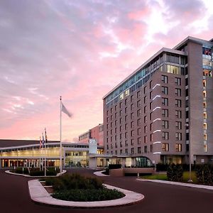 Hotel Four Points By Sheraton Levis Convention Centre Exterior photo