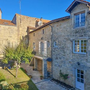 Bed and Breakfast The Wild Geese Nanteuil-en-Vallée Exterior photo