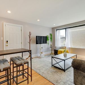 Pet-Friendly Urban Chicago Vacation Rental Condo Exterior photo