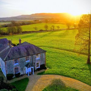 Willa Timberley Farm By Group Retreats Pulborough Exterior photo