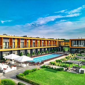Hotel Bonifacio Spa&Sport Resort Sochocin Exterior photo