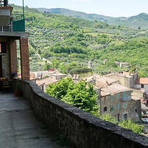 Apartament Casa Angolo Cantina Nel Castello Montegiovi Exterior photo