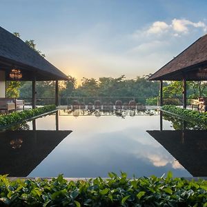 Hotel Komaneka At Bisma Ubud Exterior photo