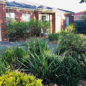 Willa Walk To Train Station, Cosy House +Treadmill … Point Cook Exterior photo