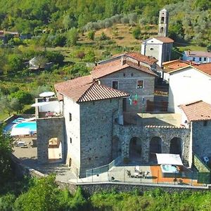 Apartament Flat With Heated Hot Tub And Shared Pool Casola in Lunigiana Exterior photo