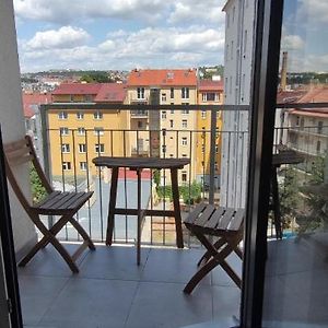 Brand New Two Room Apartment #64 In Elite Rezidence With Free Secure Parking Praga Exterior photo