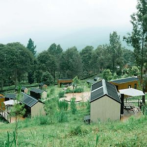 Hotel Bobocabin Gunung Mas, Puncak Tagalbato Exterior photo