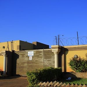 Mutshinyalo Residence Thohoyandou Exterior photo