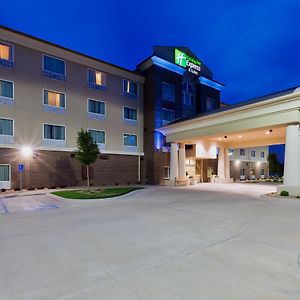 Holiday Inn Express Hotel & Suites Salina, An Ihg Hotel Exterior photo