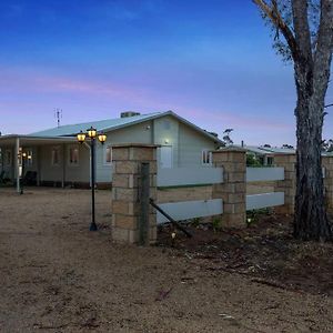 Willa The Murray River Weekender Ulupna West Exterior photo