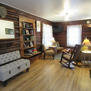 Willa Comfy Log Cabin In Walking Distance Of Downtown Cody Exterior photo