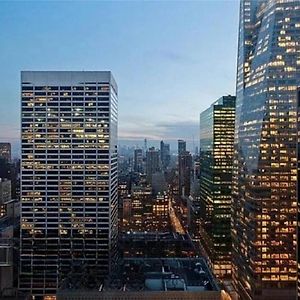 Stunning 2Bd Apartment On The 38Th Floor In Midtown Nowy Jork Exterior photo