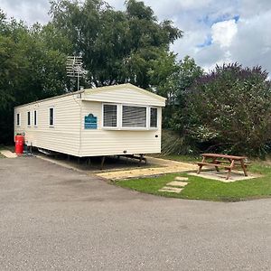 Hotel Poolside Hideaway, Tattershall Lakes Exterior photo