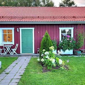 Apartament Cabin Located In A Traditionally Swedish Setting! Umeå Exterior photo