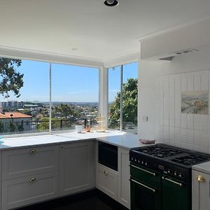 Spacious Family Home With Pool In Ascot Brisbane Exterior photo