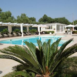 Bed and Breakfast Tenuta Verdolivo Ostuni Exterior photo