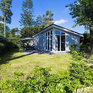 Willa Well-Kept Chalet With Microwave, In A Holiday Park In The Middle Of De Veluwe Ede Exterior photo