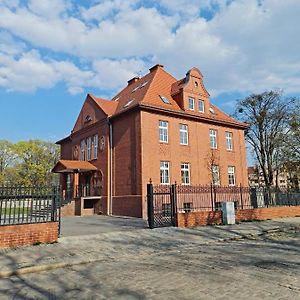 Hotel Bon Zur Brzeg Exterior photo