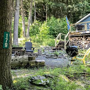 Willa Beebe Pond Paradise Castleton Exterior photo