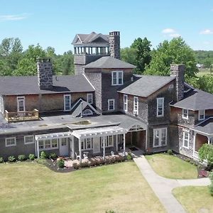 Hotel 1000 Island Hart House Alexandria Bay Exterior photo