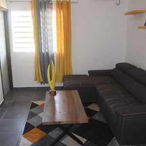 Apartament Sci Cyr Maxence Mana Exterior photo