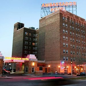 Ambassador Hotel Milwaukee Exterior photo