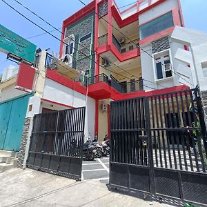 Hotel Reddoorz Syariah Near Rumah Sakit Umum Wisata Uit Balangberu Exterior photo