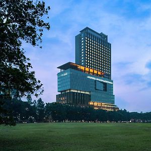 Trembesi Hotel Serpong Exterior photo