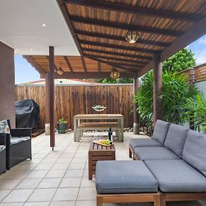 Willa Thalassa Escape - Coastal Chic With Balinese Patio Wollongong Exterior photo