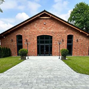 Aparthotel Red Barn Spała Exterior photo