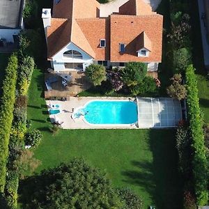 Bed and Breakfast Chambre Hugues Entre Caen Et La Mer Avec Piscine Mathieu Exterior photo